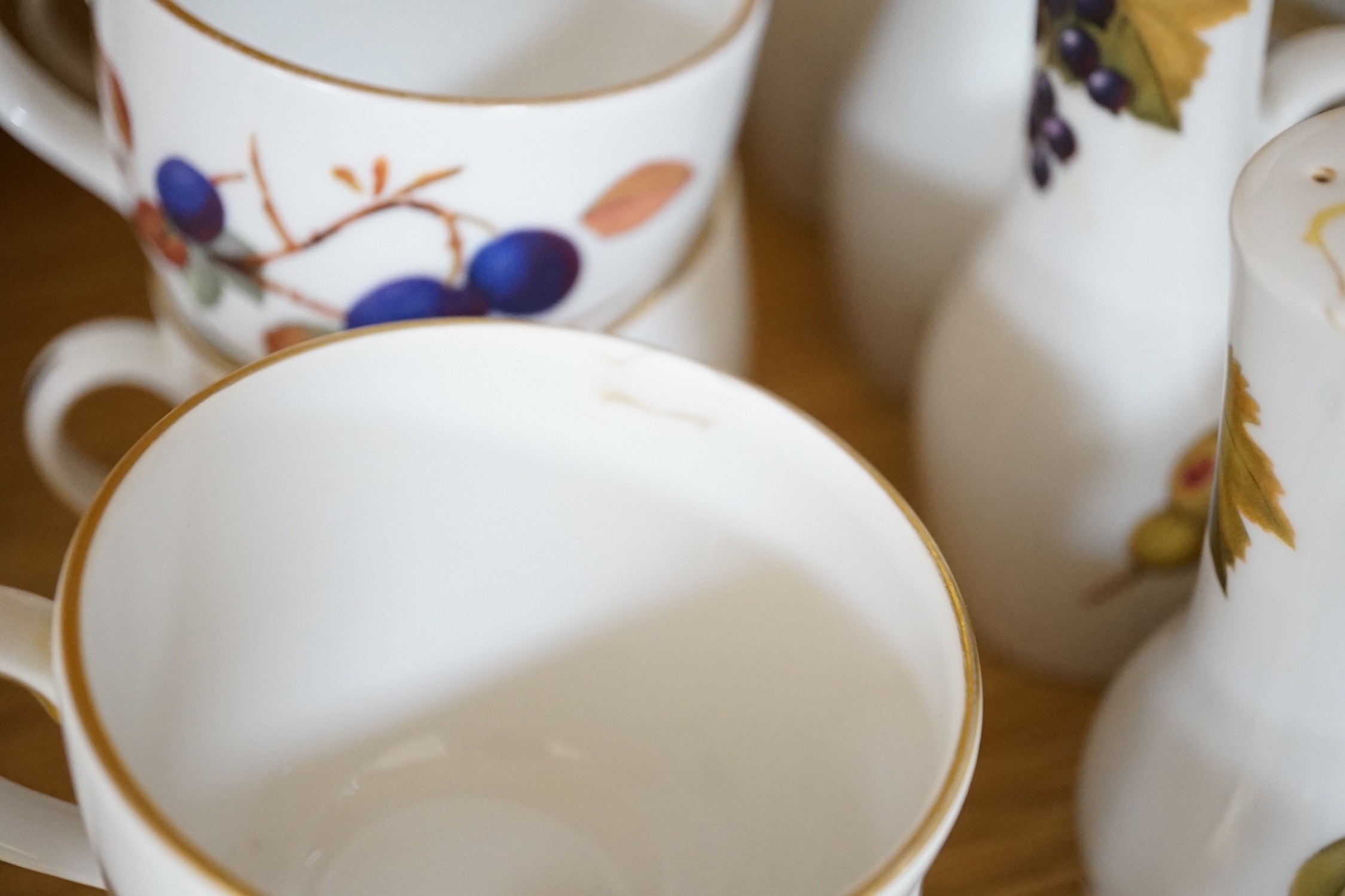 A quantity of Worcester Evesham dinner and tea wares, approx 120 pieces